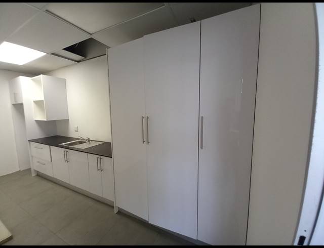 199M² OFFICE TO LET IN BRYANSTON